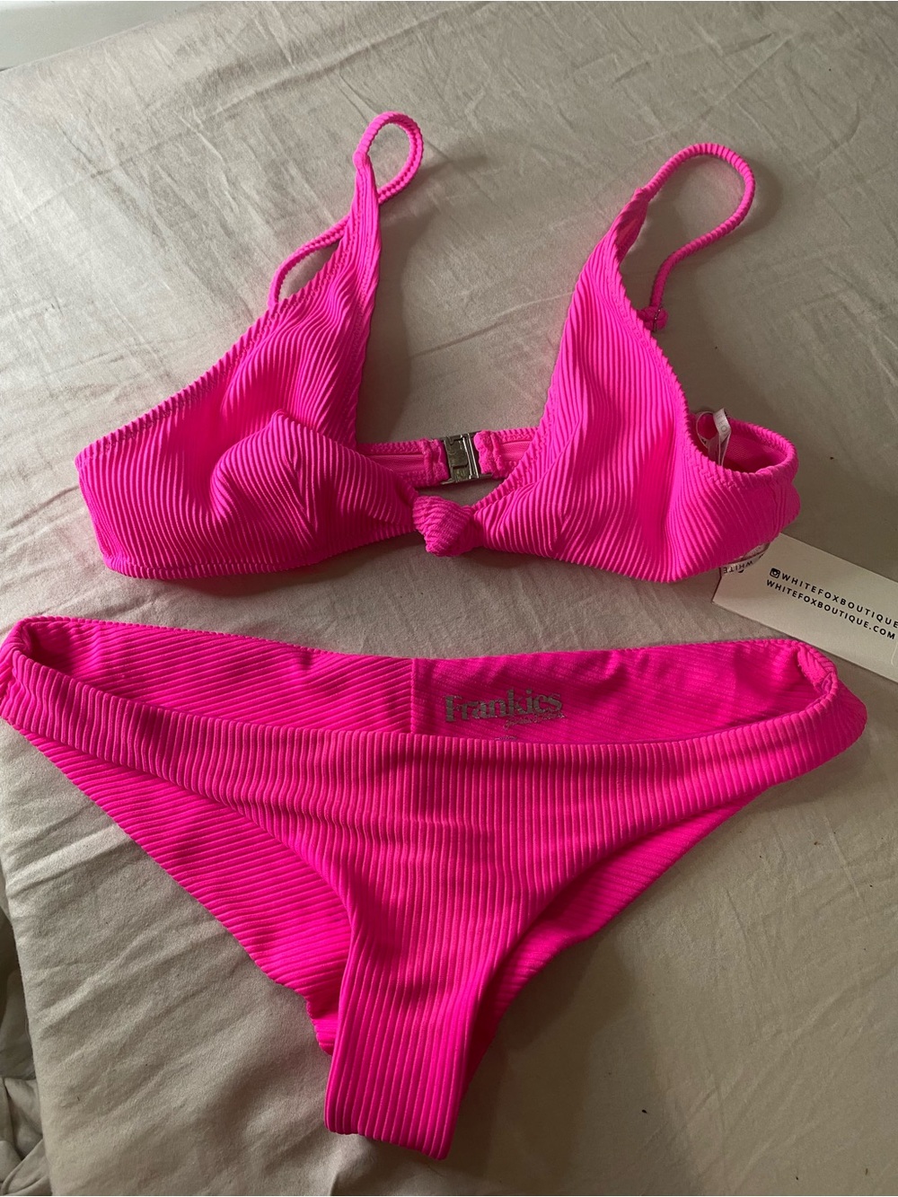 White Fox Boutique (NWT) /frankies Neon Pink Ribbed Bikini medium